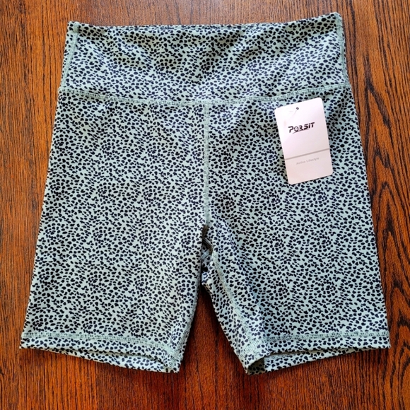 Persit High Waisted Green Leopard Print Workout Yoga Shorts Size Women's Large - Picture 1 of 7
